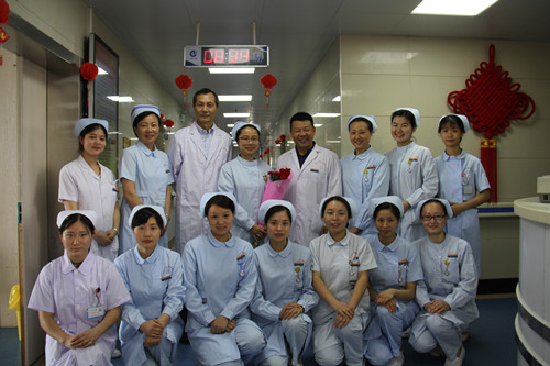 大连医院最新护士招聘图片