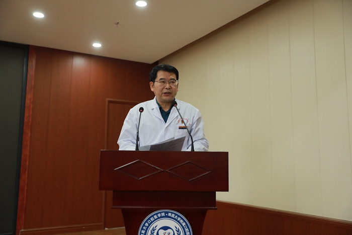 首先,分管教学副院长李志华从教风,教学秩序,上课纪律方面对开课一周